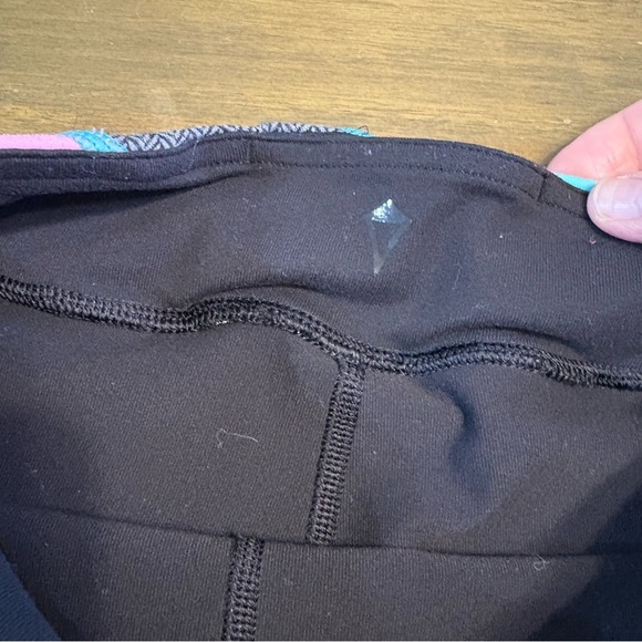 Ivivva Girls Short Pattern Waist Black Blue Shorts Athletic Dance M - Picture 3 of 5